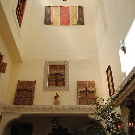 Dar Mounadim Fez Buitenkant foto