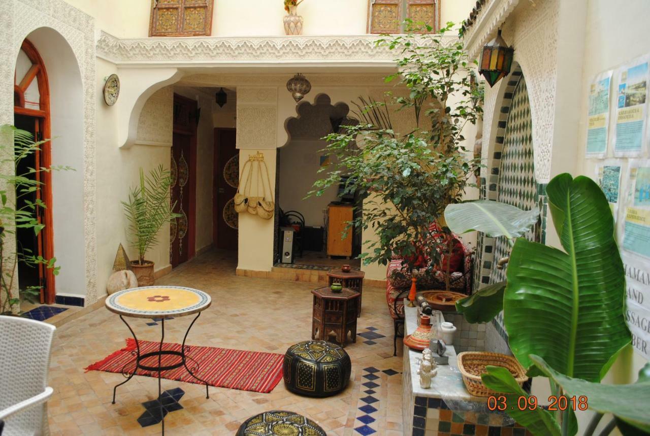 Dar Mounadim Fez Buitenkant foto
