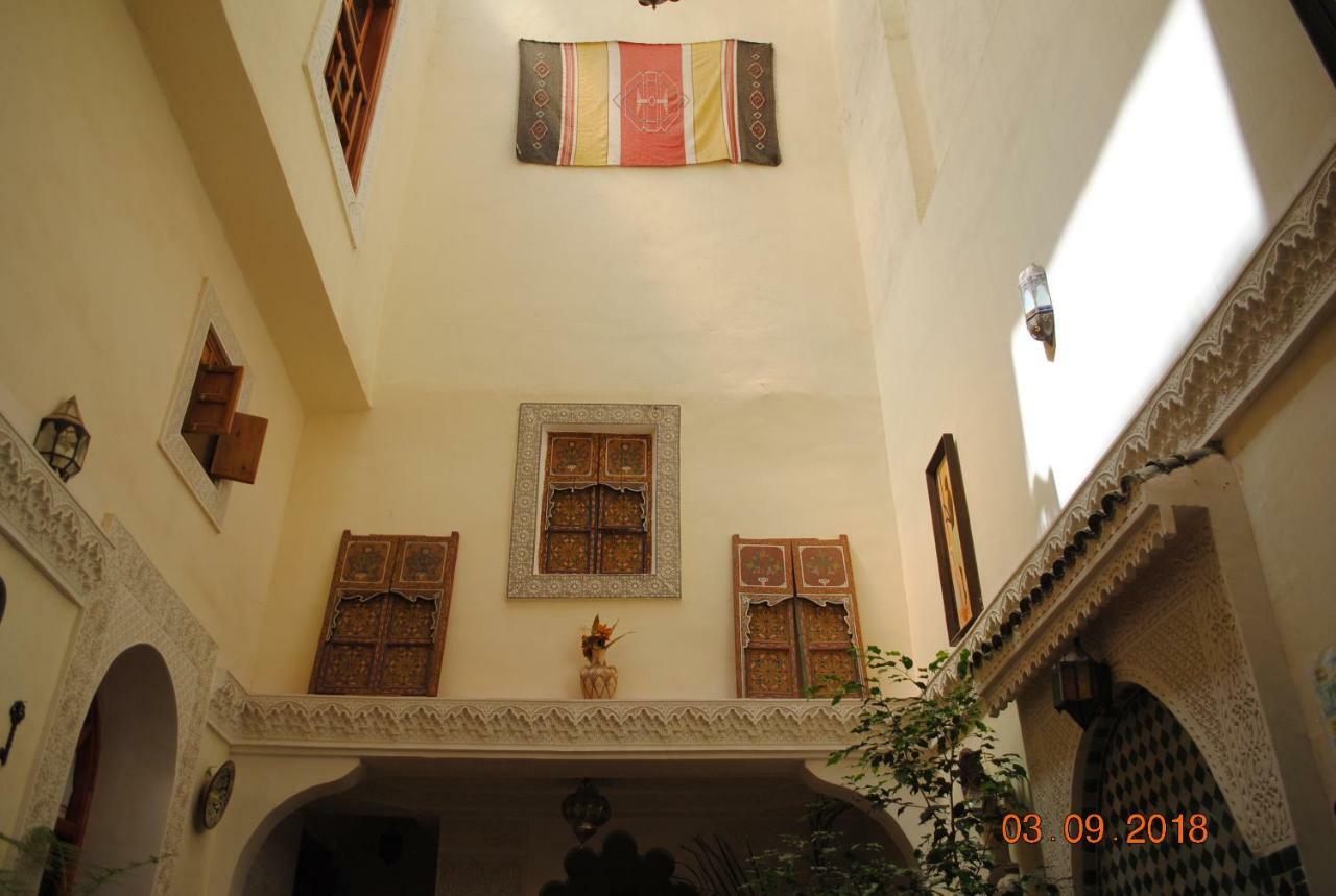 Dar Mounadim Fez Buitenkant foto